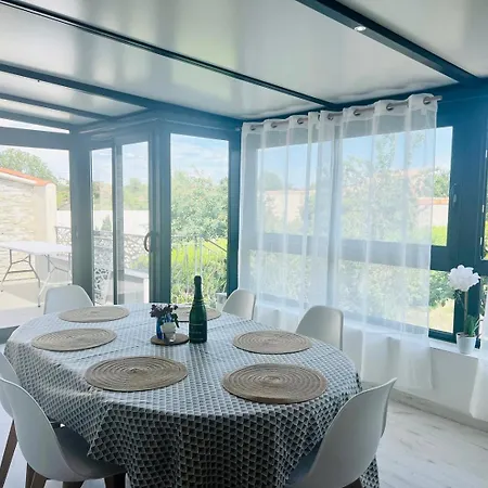 Casa de hóspedes Le - Jolie Maison à 3*